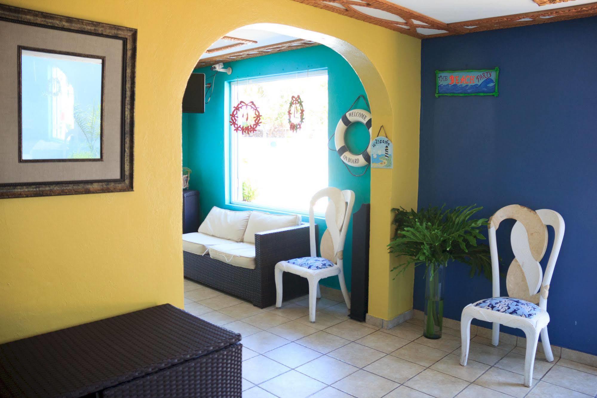 Pinones The Beach Guesthouse מראה חיצוני תמונה