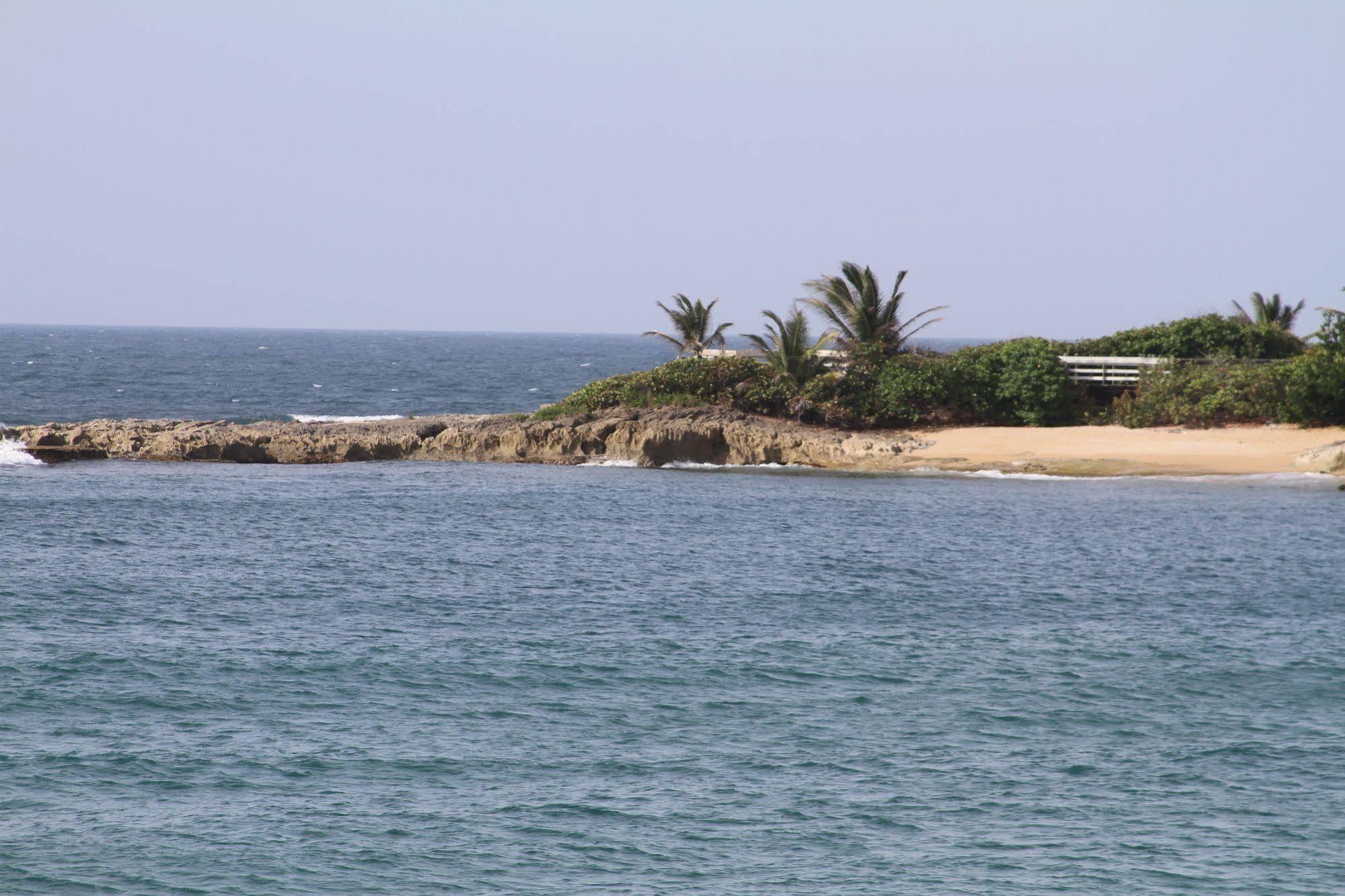 Pinones The Beach Guesthouse מראה חיצוני תמונה